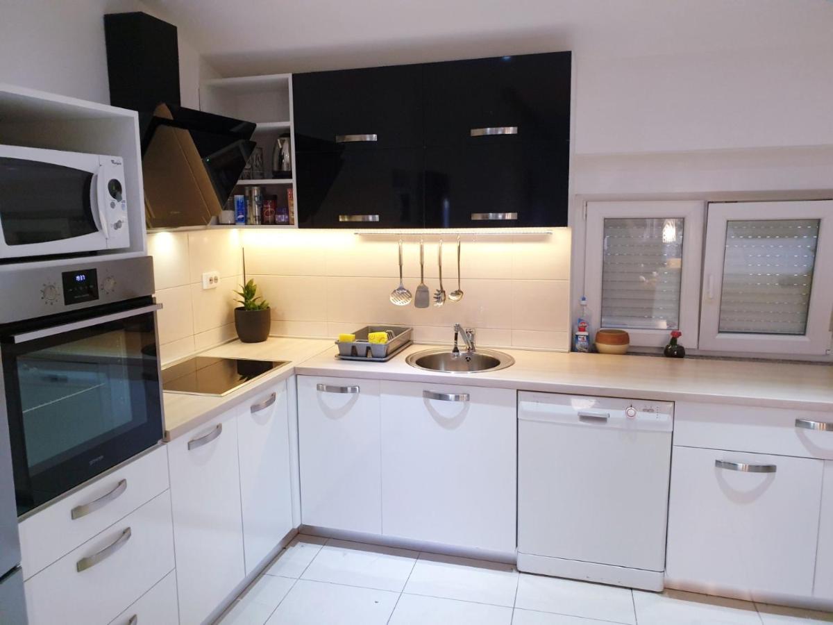 Apartman Lara Crikvenica Buitenkant foto