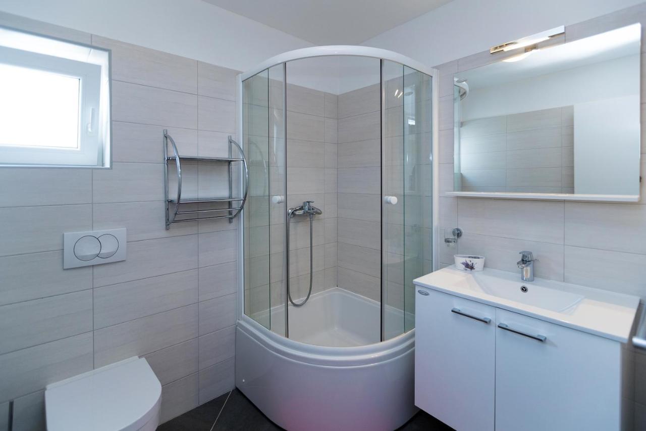 Apartman Lara Crikvenica Buitenkant foto
